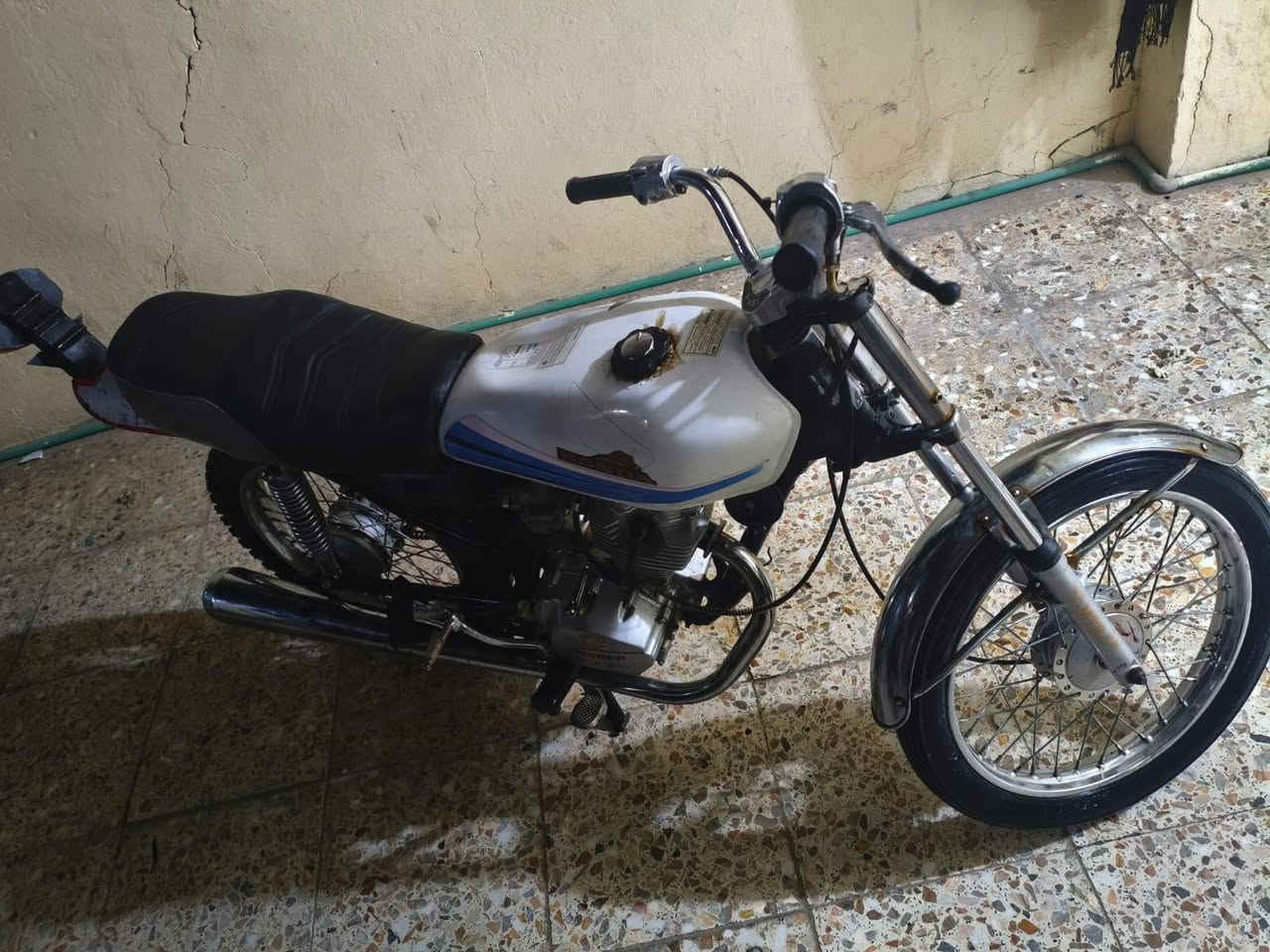 سلام عليكم اربع كير للبيع اوراق اصولي سعره 550 انتصال علا رقم ***********
