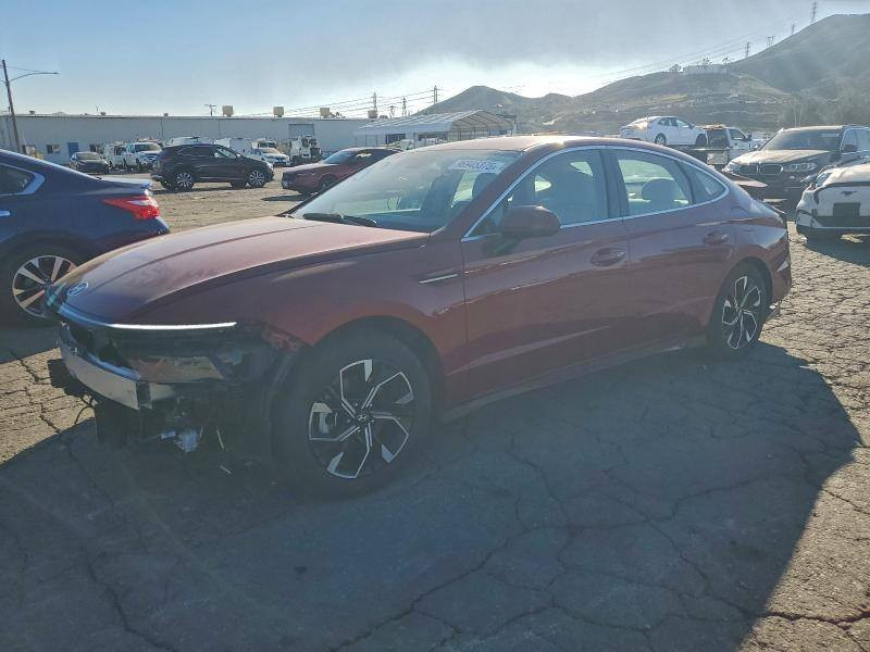 السلام عليكم
هونداي سوناتا  2025
ماشيه m13257 
حالين السياره بألطريق 
فول المواصفات ما عدا البانوراما 
سعر السياره واصل ميناء ام قصر  122
مع الكتاب الشهداء خارج الميناء ام  قصر او كراج يوسفيه 
السعر 16700$  للاستفسار حيدر العبودي  ***********
