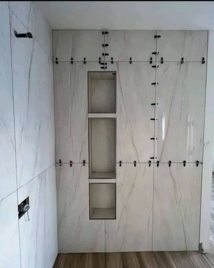 نعمل جميع تطببك الارضيات وجدارن بورسلين كرانيت سيراميك
