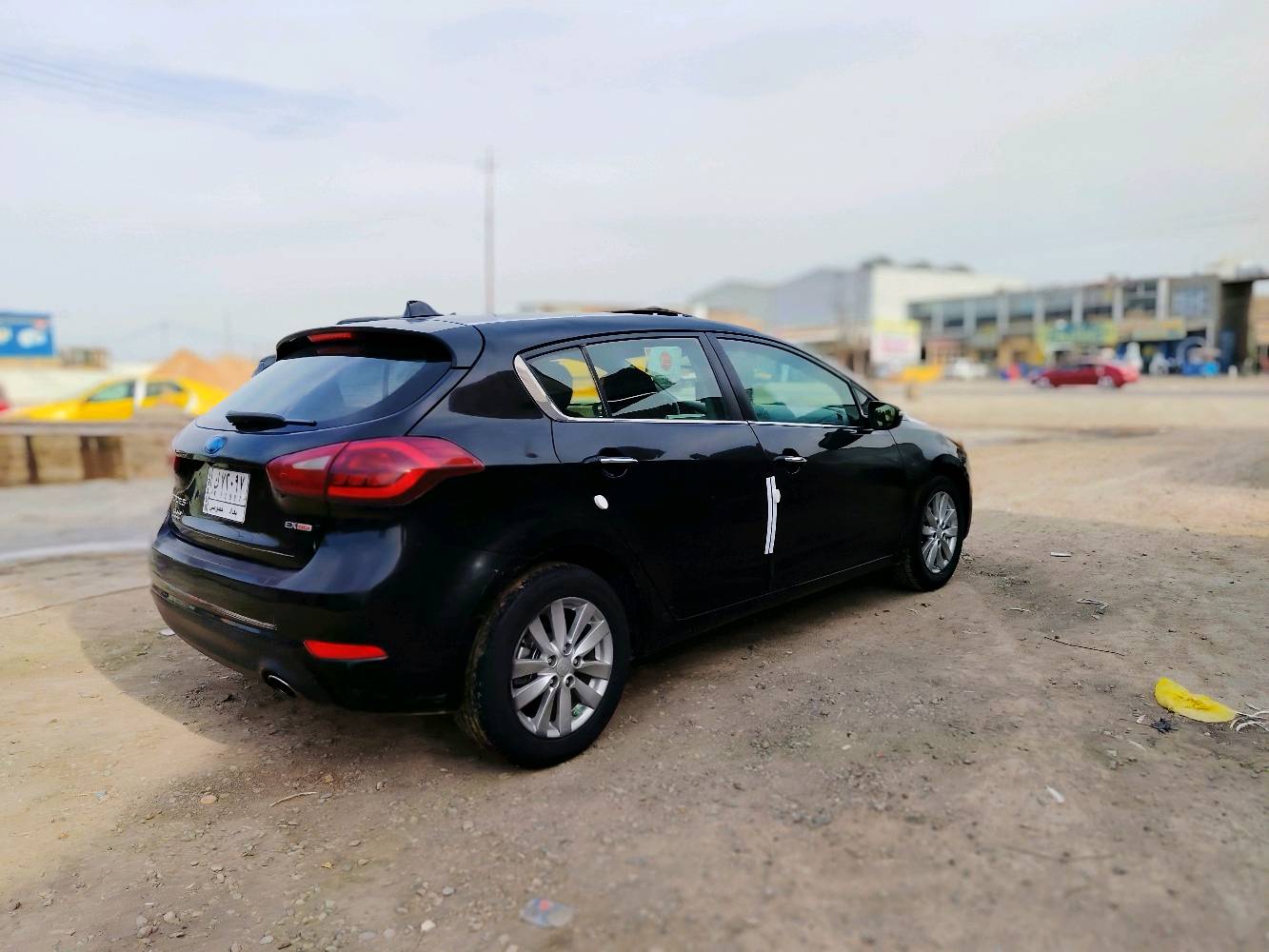 سلام عليكم كيا فورتي 2014 للبيع او مراوس حسب قناعه هاج باك فول مواصفات 1/1 لمتدد لاخير وارد امريكي حادث سرقه جاملغ باب فقط بدون دواخل السياره اليبل واحد شرط فحص وين ما يعجبك بالعراق باب خلفي كلير السياره جاهزه على آخر حباية 
رقم بغداد ألماني مشروع وطني سنويه لل2028 مصفره غرمات 
حجم محرك2000مرغوب مكفول من تنقيص و تبخير 
ماشية فقط 140 حقيقي 
فول مواصفات 1/1 
سلايت روف(فتحة
بصمة تشغيل + ابوب +صندوق
كشنات جلد+ تحكمات + خزن
ترحيب بلمري + شفط شاير
شاشة عطال كبيرة
كامره رجوع 
تبريد بيانو
نظام قياده ذاتي
مانع زلاق
نظام ايكو
ويل كروم 
باقي بية مواصفات هواي العنوان بغداد السعر 82 مناسب بيه مجال البسيط رقم هاتف ***********