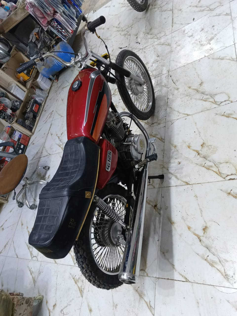 السلام عليكم من رخصه ادمن الكروب
دراجه اربعه قير موديل 20 كلش حلوه 
الغراض مالتها كلها 26 
تعمير جديد دراجه انظف من الصور 
 سعر 280
مال مزاد كلش حلوه الدراجه 
كلك كلك 
مو واحد يخبارني يگلي اصولي😂
العنوان كوفه 
***********
