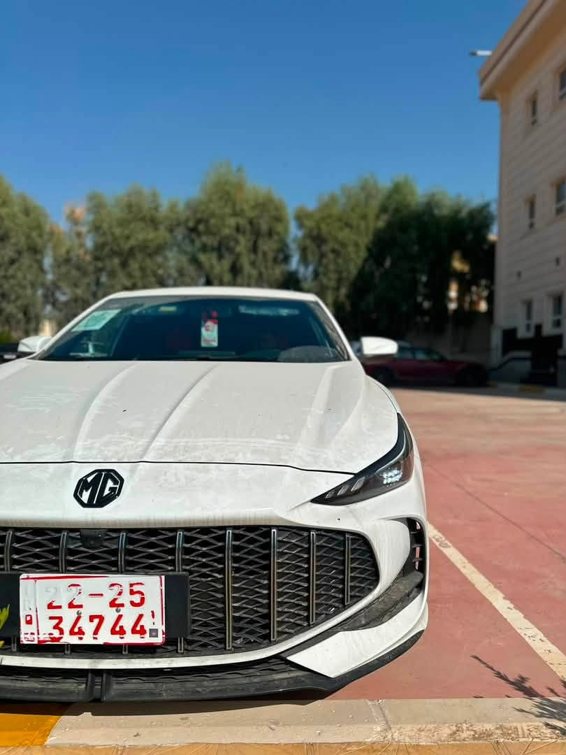 سلام عليكم
MG

جيتي 5 فول مواصفات داخل احمر كشن كهرب فول فول 
بدون صبغ بدون بارد سياره وكالة

ابيض ثلجي سياره تعمل نضامين بانزين وغاز 

داخل لون احمر تبريد قطعتين 

السيارة ماشية 30 الف بعدها اخت الزيرو 

السعر
***********
