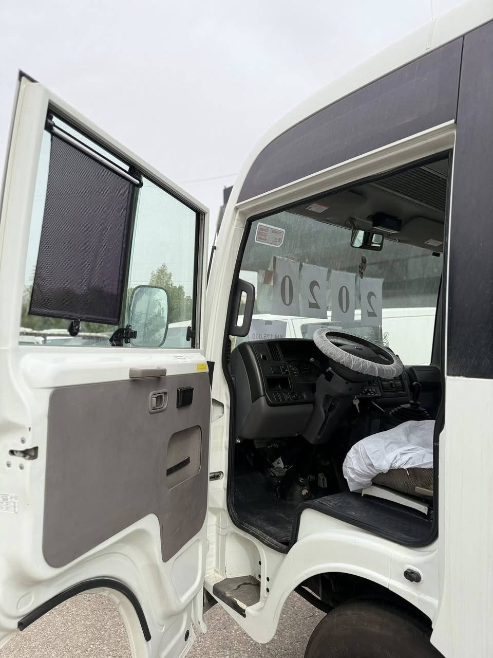 ماشاءالله تبارك الله الرحمن 
نيسان سيڤيلان2020

٣٠راكب به نزين 

فول فول مواصفات

دخول جديد 

ماشية 125000 

سه ياره كه به س پشى په م په بئ مه حجوون 

***********

***********
