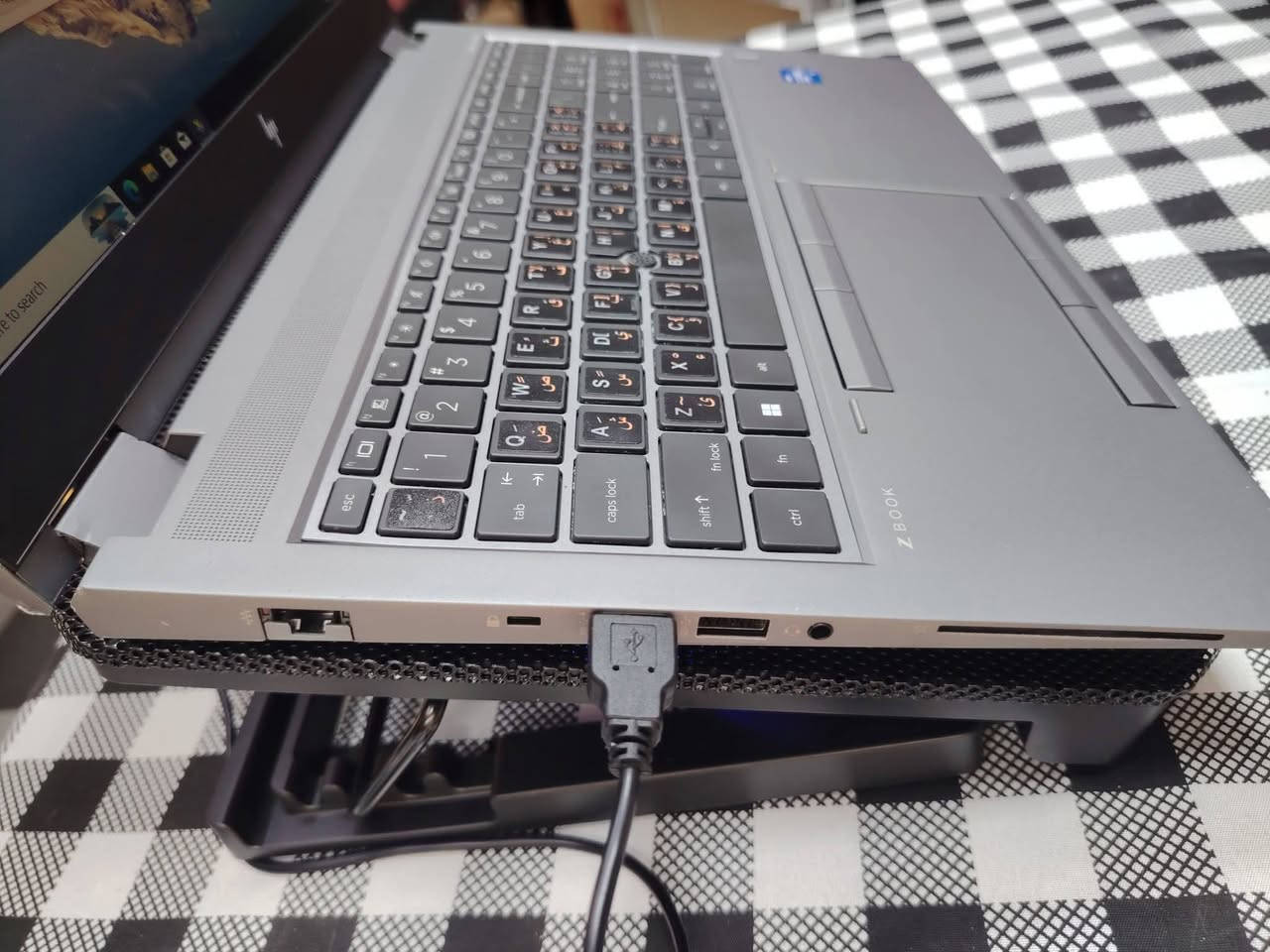 لابتوب HP ZBook Fury G8 Workstation
⚜️ المواصفات:
⚜️ المعالج: Core i7 — الجيل الحادي عشر — فئة H
⚜️ الرام: 16 كيكا DDR4
⚜️ الهارد: 512 كيكا SSD
⚜️ كرت شاشة خارجي: NVIDIA Quadro T1200 — 4 كيكا
⚜️ حجم الشاشة: 15.6″ — دقّة FHD
⚜️ الكيبورد: ستيكر ضوئي
🎁 الهدايا والملحقات:
• حقيبة لابتوب
• شاحن لابتوب
• ماوس
• ماوس باد
• تغليف احترافي (داخل كرتونة)
🛡️ الضمان والخدمات:
• فحص اللابتوب و مقارنة المواصفات و النضافة قبل الاستلام عند المندوب.
• ضمان أسبوع كامل بعد الاستلام.
• تنصيب ويندوز حسب الطلب مع جميع البرامج الأساسية و Office مثبتة.
🚚 التوصيل: التوصيل متوفر إلى جميع محافظات العراق
📞 للحجز أو الاستفسار (متوفر واتساب):
***********
📌 موقّعنا: بغداد الامين الثانية
💰 السعر: 799,000 دينار عراقي
