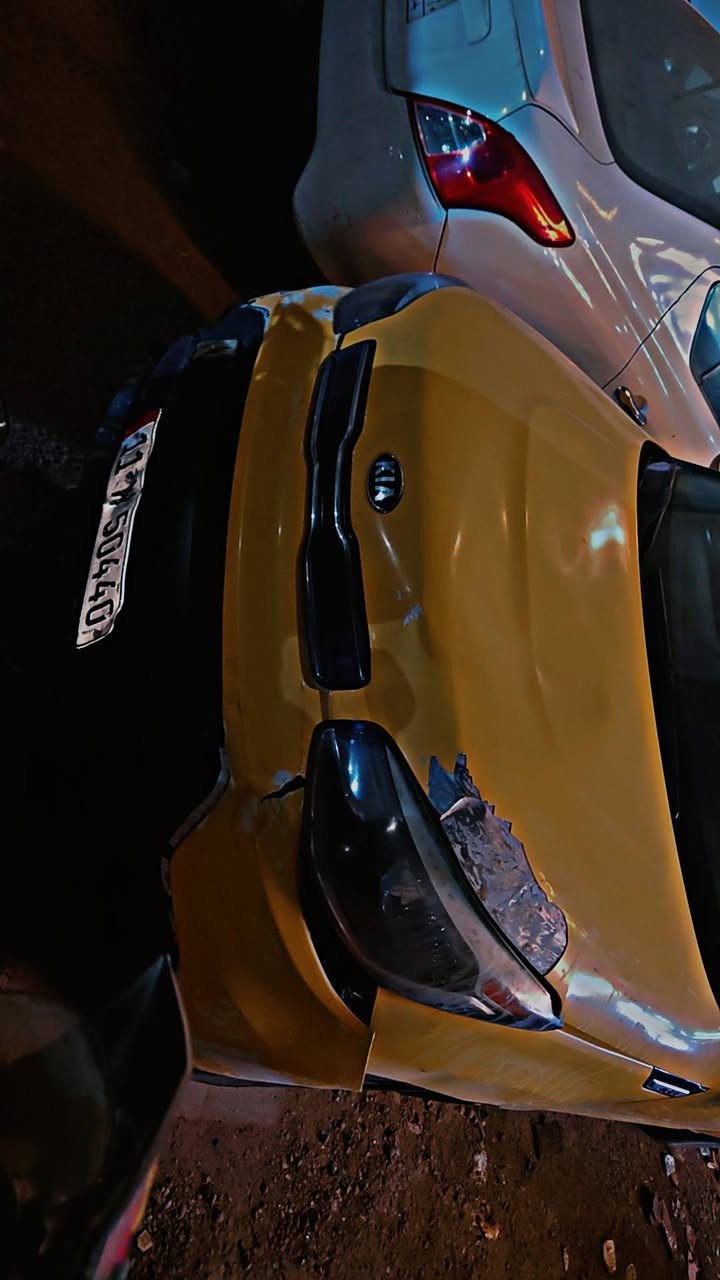 سلام عليكم صول 2017 لون اصفر رقم جديد صدر امامي خلفي جديد ممشه 61 الف مثل مموضح بل فديو لحادث سياره بدل باب ودعاميه خلفيه فقط محرك 1600 GT وسياره امانة الله خير من الله ك محرك وميكانيك 
(110) السعروبيها مجال 
التصال 
(***********) (***********)
