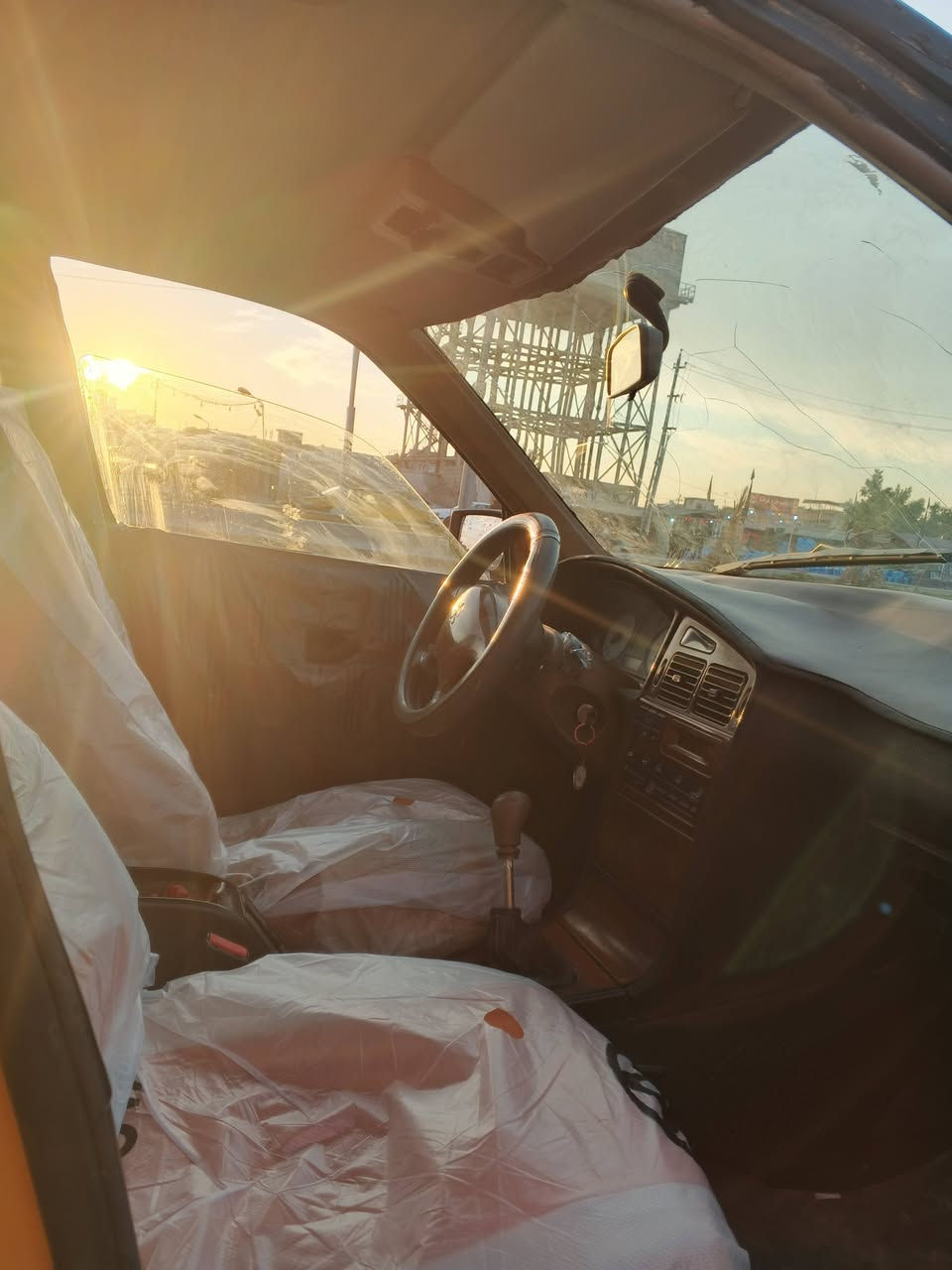 بيجو بارص 2011 مكينه خير من الله مشط وباور كله شغال كهربئيات كلها شغاله شرط التحويل وتساب *********** السعر 23 وبيها مجال لطيبين هذن خياسات سمكرتهن وماصبغتهن
