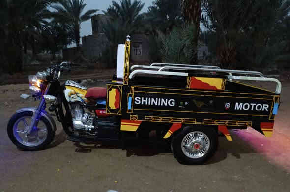 سلام عليكم موديل 17مكفوله كفاله عامه مابيهه اي نقص نضافته شوفت عينك كهربائيات كلهه  جديده تخم تاير جوبلس اوراق اصولي شاصي ركبه مكفوله 
مكان الحله شوملي سعر 1350وبيهه مجال للشراي ‏‪***********‬‏
