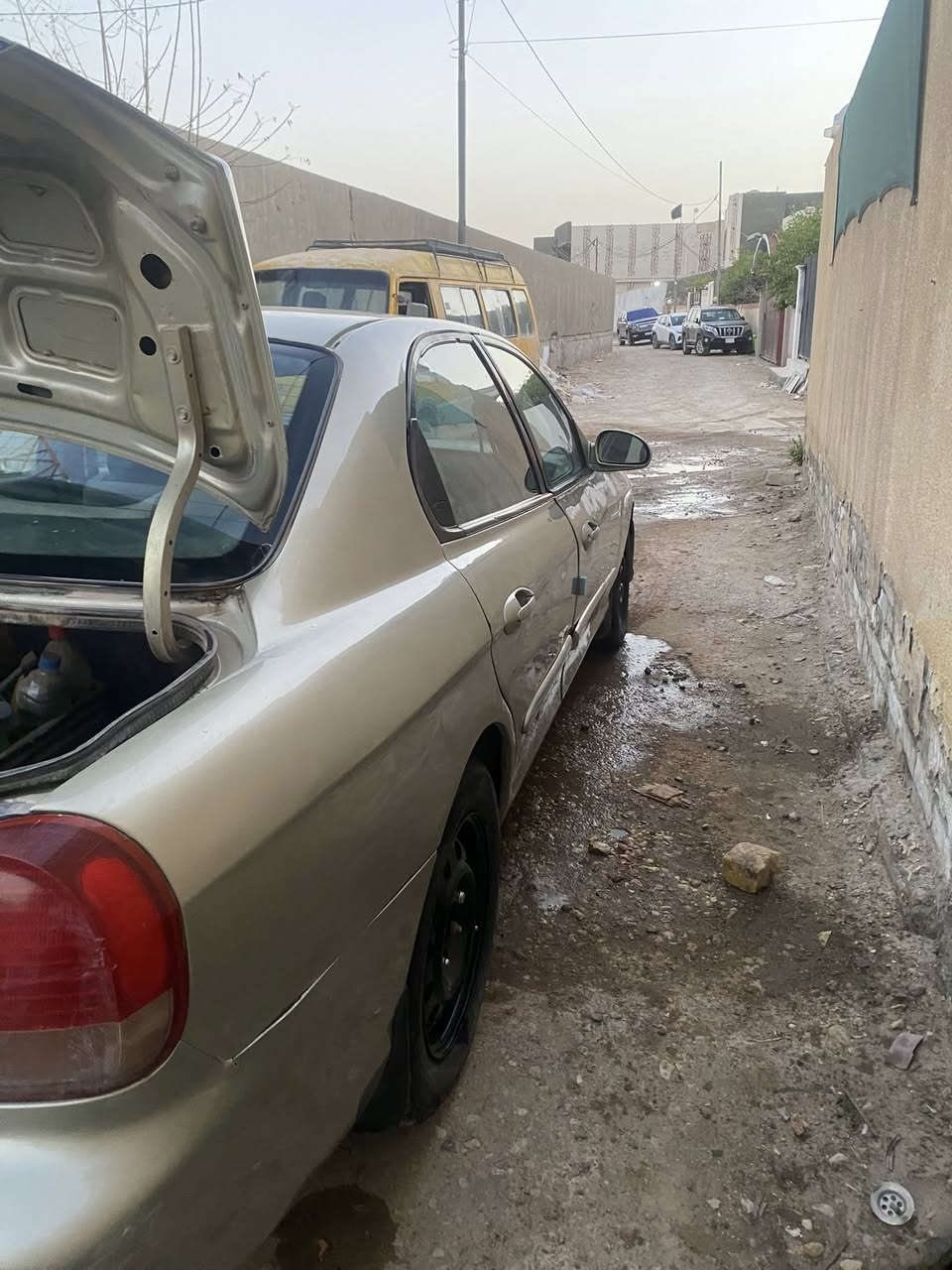 السلام عليكم اخوان سياره سوناتا موديل 2000 مصبوغه عام جاهزة السياره تبريد كير اوتوماتيك محرك اربعه سلندر اصل بانزين تخم تاير جديد وباتري جديد كهرباىيات شغاله رقم انكليزي باسمي تحويل باي وقت 
مكاني حله مركز المدينه
السعر 47 وبيه مجال 
الرقم ***********
