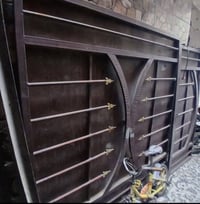 باب سلايد خارجي الطول 180 والعرض 260 مكان بغداد السعر تفضل خاص أو اتصا...