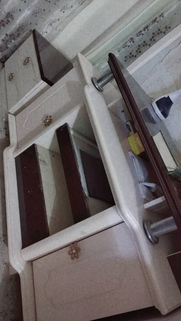 غرفة نوم تركيه متكونه من 5قطع نظيفه مابيها شي سعرها 450 وبيها مجال المعقل


**إذا كنت صاحب هذا الإعلان وتريد حذفه لأي سبب، رجاءا أرسل رسالة إلى الدعم الفني**