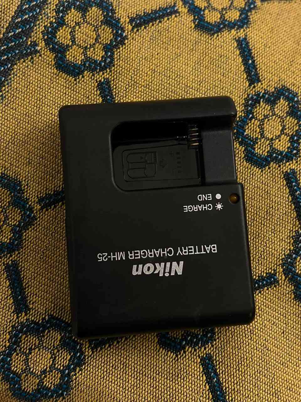 كامرة نيكون 7500 اخت الجديدة
للبيع 
بغداد البلديات 
سعرهه 850 الف وبيهه مجال
***********
