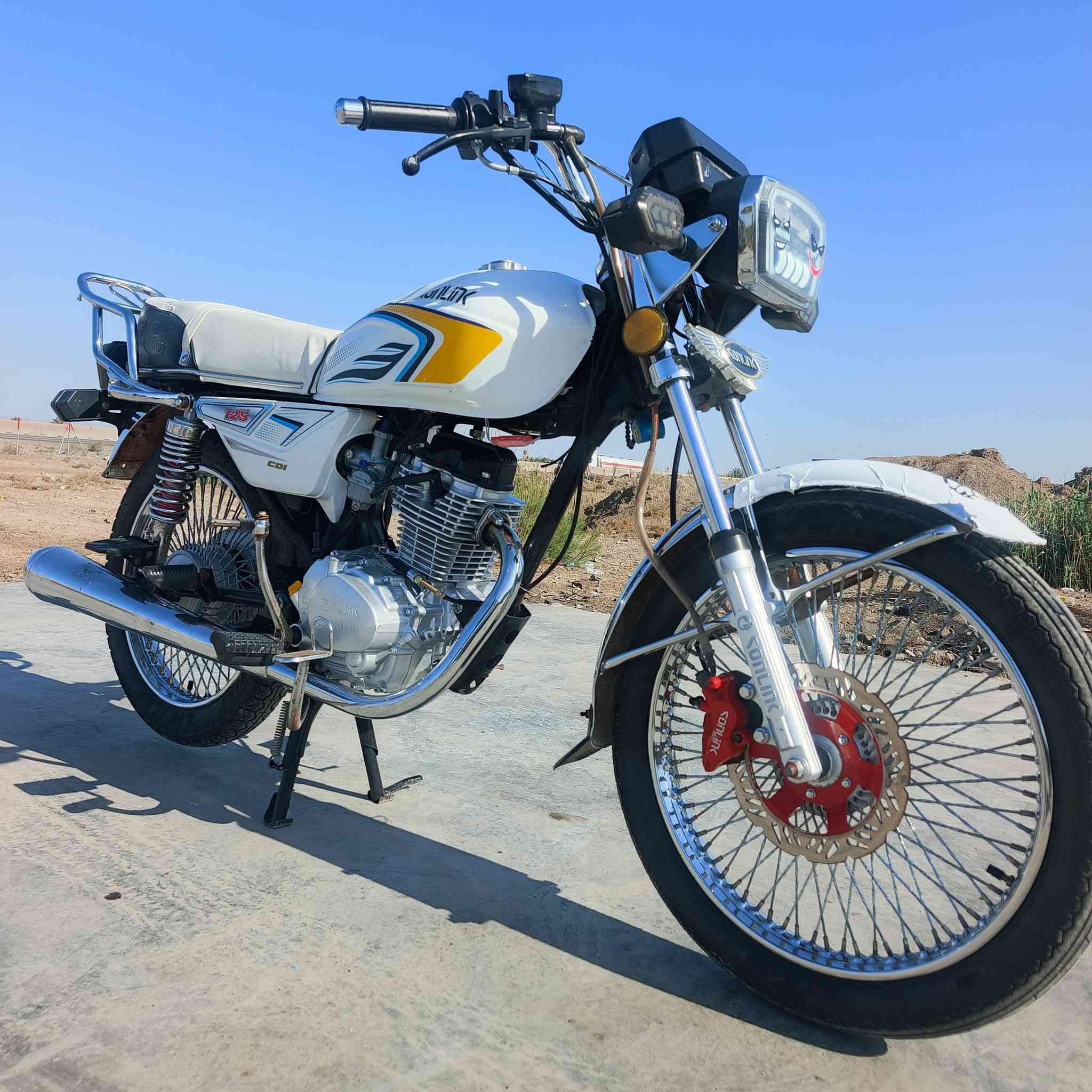 سلام عليكم
تايكر موديل 2024 محدث 25 اوراق  مكاني بابل مشروع المسيب ألسعر 660 وبيها مجال***********
