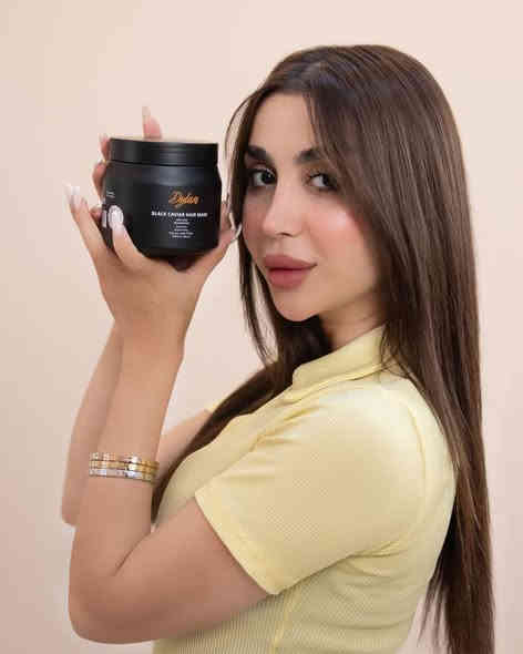 من وجه القمر

🖤✨ Dylan Black Caviar Hair Care ✨🖤
روعة العناية بالشعر تبدأ من هنا! مجموعة الكافيار الأسود مصممة خصيصًا لتمنح شعرك القوة، اللمعان، والتغذية العميقة اللي يحتاجها يوميًا.

💎 المجموعة تتكون من:
✔️ شامبو Black Caviar: ينظف الشعر بلطف ويغذيه من الجذور، مع تركيبة غنية بفيتامين D3 لتقوية الخصلات.
✔️ بلسم Black Caviar: يمنح الشعر ترطيب عميق ويعيد له النعومة والمرونة، فيتركه سهل التصفيف وخالي من التشابك.
✔️ ماسك الشعر Black Caviar: علاج مكثف يغذي ويصلح الشعر التالف، يعيد إليه الحيوية واللمعان الطبيعي.

🌟 المميزات:
✨ غني بفيتامين D3 لتغذية الشعر بعمق
✨ يناسب جميع أنواع الشعر
✨ يعيد الحيوية للشعر المجهد والمتقصف
✨ ترطيب فائق ونعومة حريرية
✨ عبوة فاخرة بحجم كبير (800ml) تدوم طويلاً

💫 مع Dylan Black Caviar شعرك يستحق رفاهية العناية اليومية 🖤

مجمع وجه القمر
الدغاره شارع الجنابات
ليس لدينا فرع آخر حبايبي
هاتف ***********
تتوفر خدمة التوصيل جميع محافظات العراق
We Best
