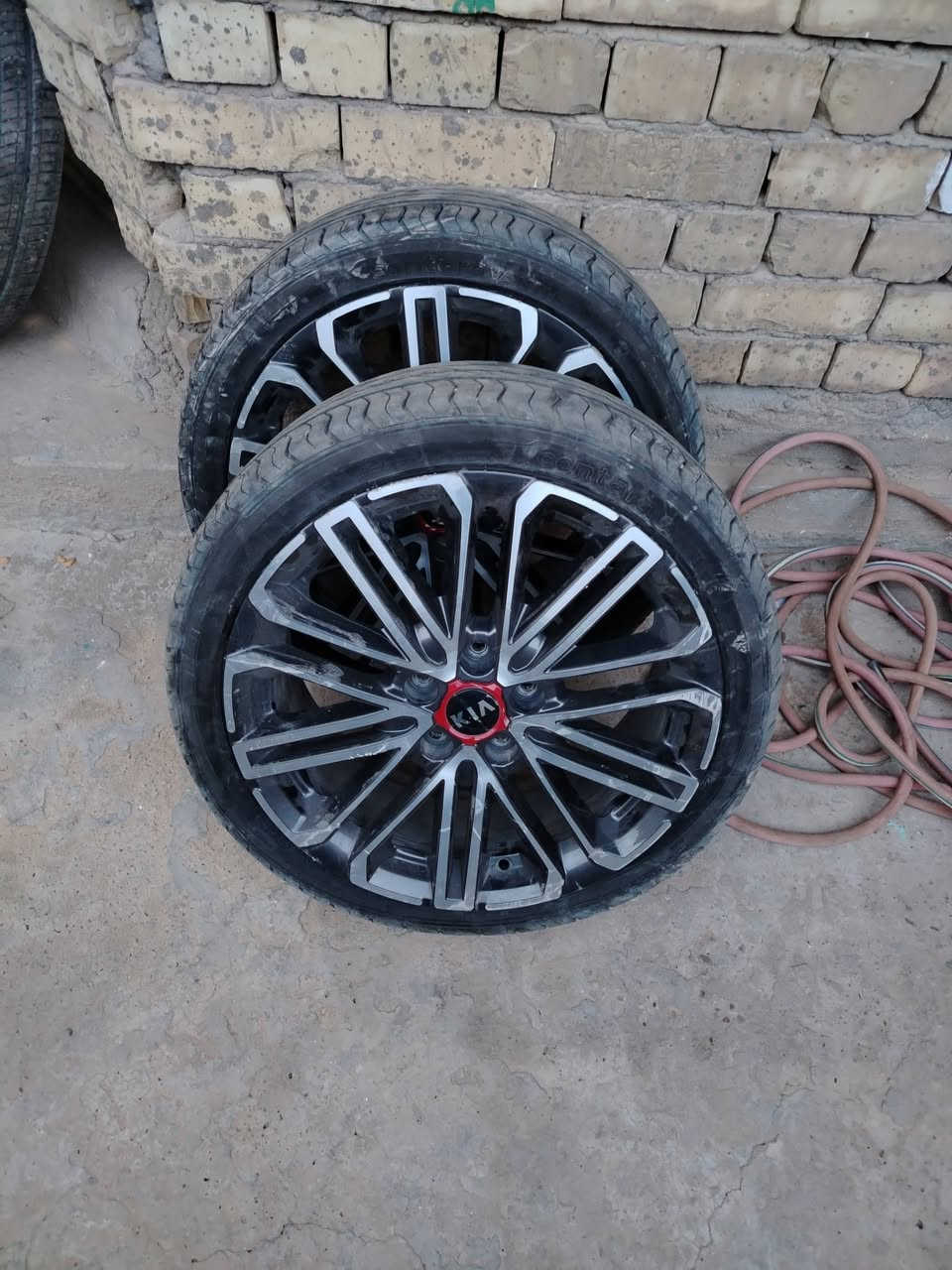 السلام عليكم
تخم ويل كب ١٨ فورتي GT اصلي أمريكي مكفول بدون عواج ولا فطر ولا تصليح نظيف جدا + تخم تاير جديد
السعر ٤٥٠ الف للبيع فقط بدون مراوس
مكاني بغداد الدورة ***********
