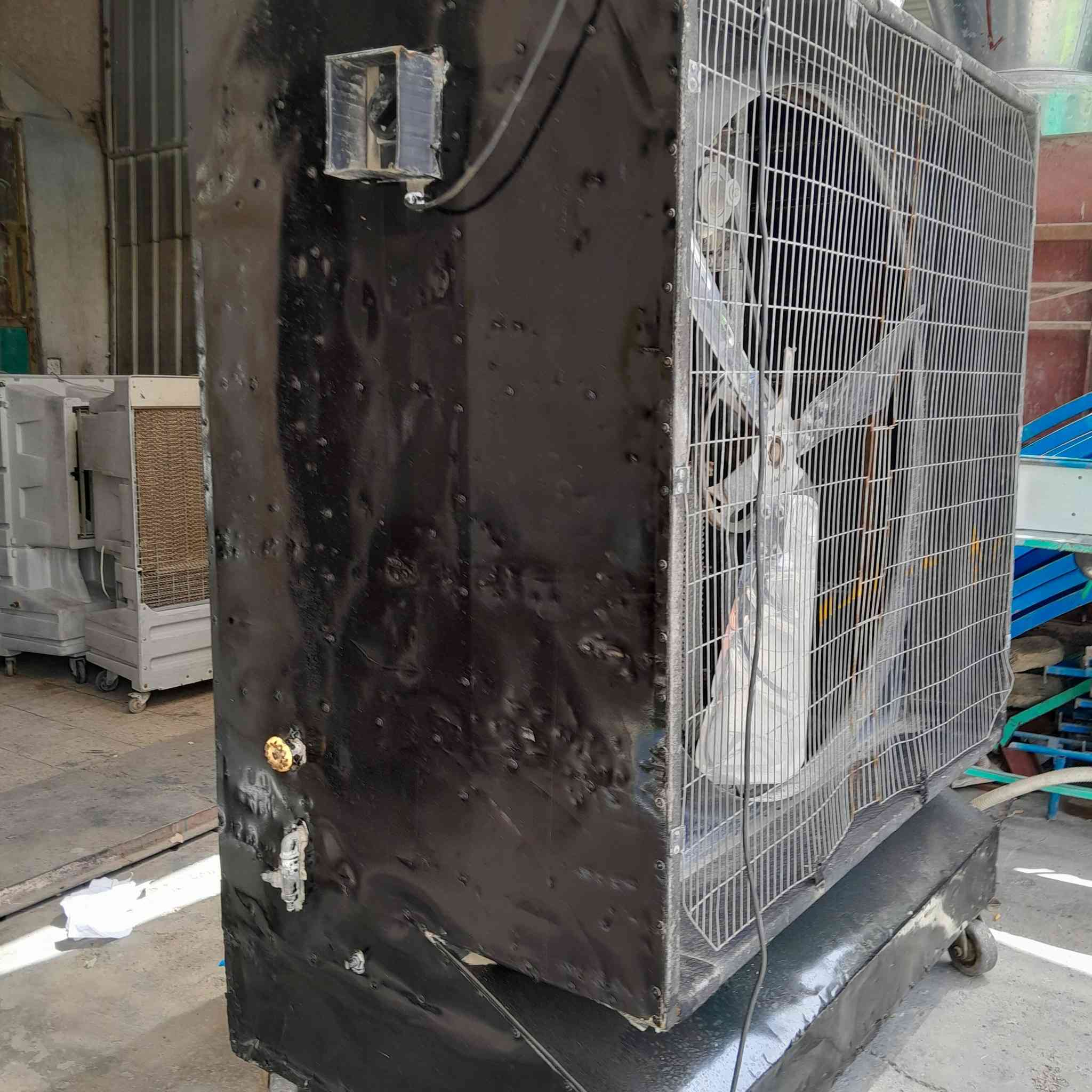 السلام عليكم مبرده حجم كبير للبيع شغاله وجاهزه السعر ٦٠٠ مكاني بغداد السيديه ***********
