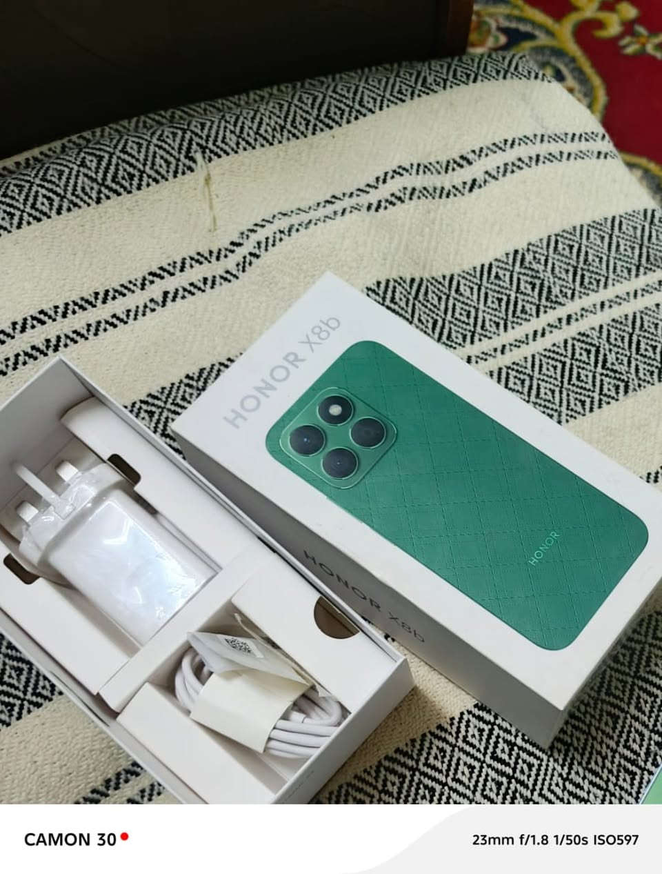 السلام عليكم عندي جهاز لبيع هونر 8 بي ذاكره 512 غشواىيه 8 كامره 108
السعر 170 
مكاني بغداد منطقه الحسينيه الراشديه ***********
