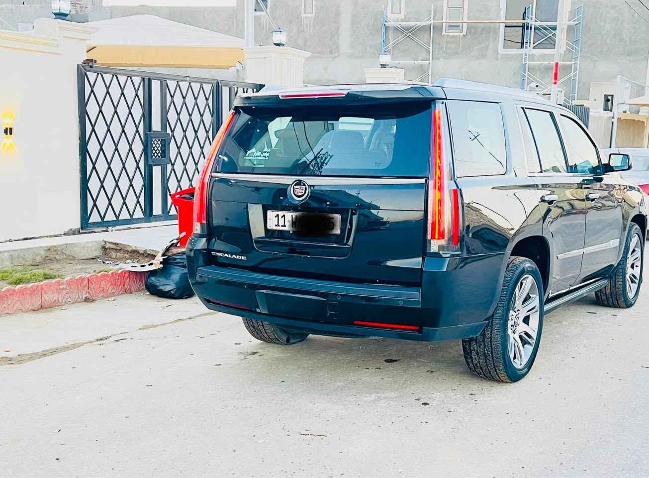 السلام عليكم كدلاك اسكاليد خليجي موديل 2015مكفوله كفاله عامه ماشيه 160الف كيلو مكينه 6200مكفوله شاشه اماميه وخلفيه كشنات جلد تدفئه تبريد تشغيل عن بعد حساس خلفي وامامي جنطه كهرباء دوس كهرباء فتحه سقف كشن رجاج توقف ذاتي كامره خلفيه سياره استخدام شخصي جاهزه من كلشي رقم بغداد الدولي مميز سنويه باسمي مكاني ديوانيه سعره 335وبيه مجال ت*********** ديوانية, القادسية
