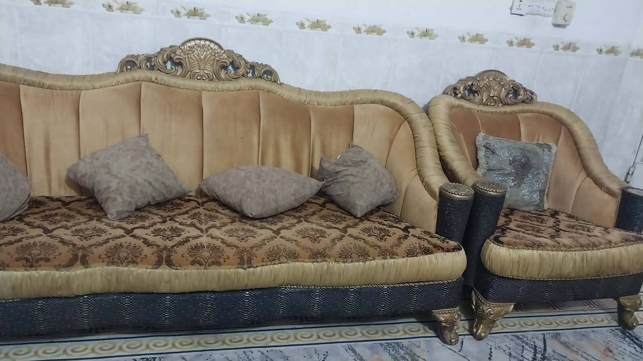 السلام عليكم/ تخم ونص 15 مقعد خشب قوي كلش للــبـيع مكانهن طويريج الشراي يراسلني واتساب فقط ***********
