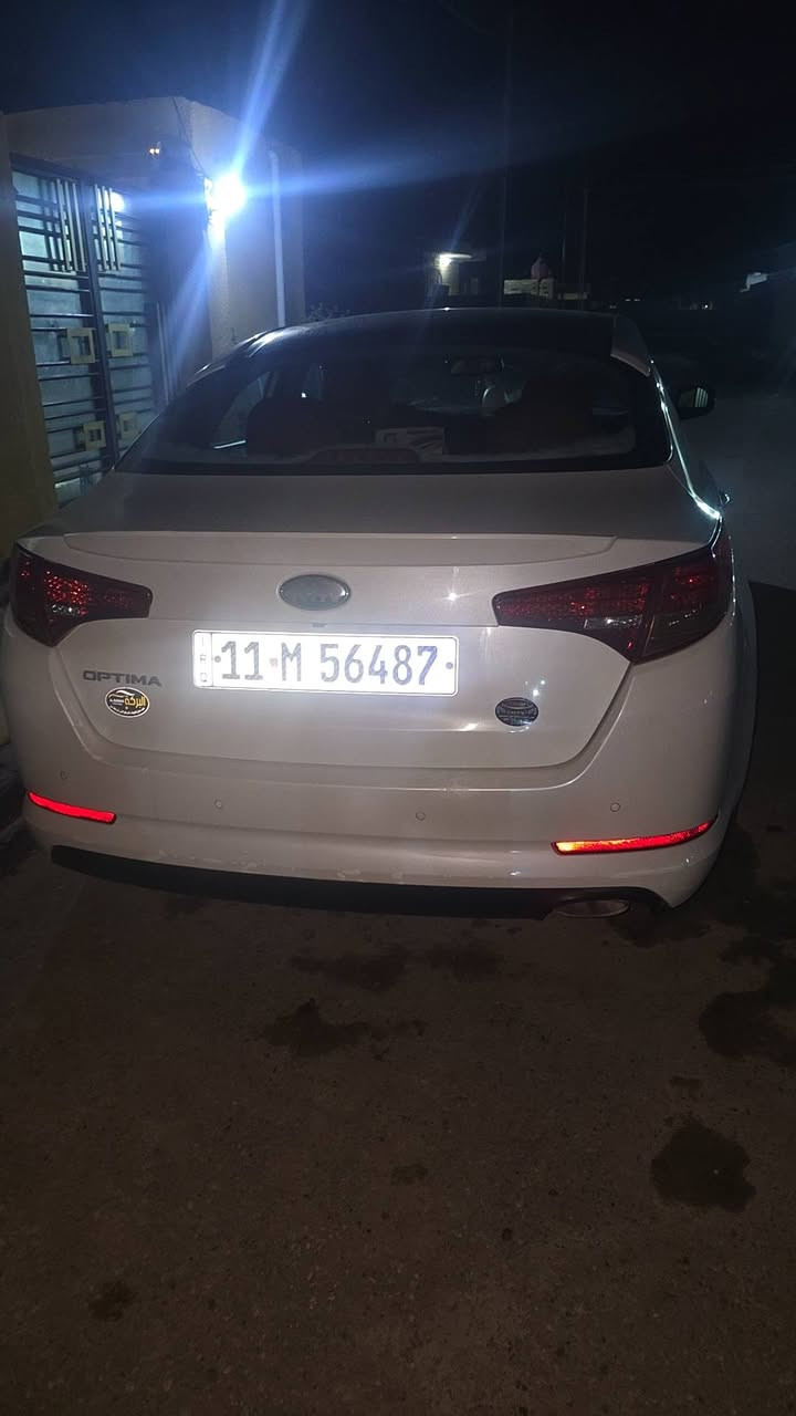 سلام عليكم سياره اوبتيما رقم بغداد بأسمي وارد خليجي مكينه دوش ٢٠٠٠ بصمه بانوراما مكينه وكير مكفولات السياره ماشيه ١٠٨
بيها شخوط باب السايق مامعدلهن حساسات كامرا خلفيةتخم تاير تايلندي. 
للاستفسار ع الرقم ***********
