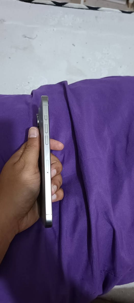 ‏🔥 للبيع – iPhone 15 Pro Max 256GB 🔥
‏إذا تبحث عن جهاز نظيف وتستعمله وأنت مرتاح، فهذا خيار ممتاز.
‏✅ اللون: Natural Titanium ✅ السعة: 256GB ✅ صحة البطارية: 86% ✅ الجهاز ما مفتوح نهائياً وما مبدل بي أي قطعة. ✅ Face ID والكاميرات وكل وظائف الجهاز شغالة 100%. ✅ خالي من الخدوش والصدمات ، حالته ممتازة جداً وشبه جديد. ✅ الاستعمال شخصي ، بدون ملحقات فقط كفر ويا .  المكان بغداد جسر ديالى . 
‏💰 السعر: خاص 📲 للتواصل واتساب فقط: ***********
‏رجاءً الجاد بالشراء فقط، والله يبارك للجميع
