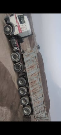 حصو 33 متر //البحص مصنف فول الحمل تقريبآ 39 متر 07732429877