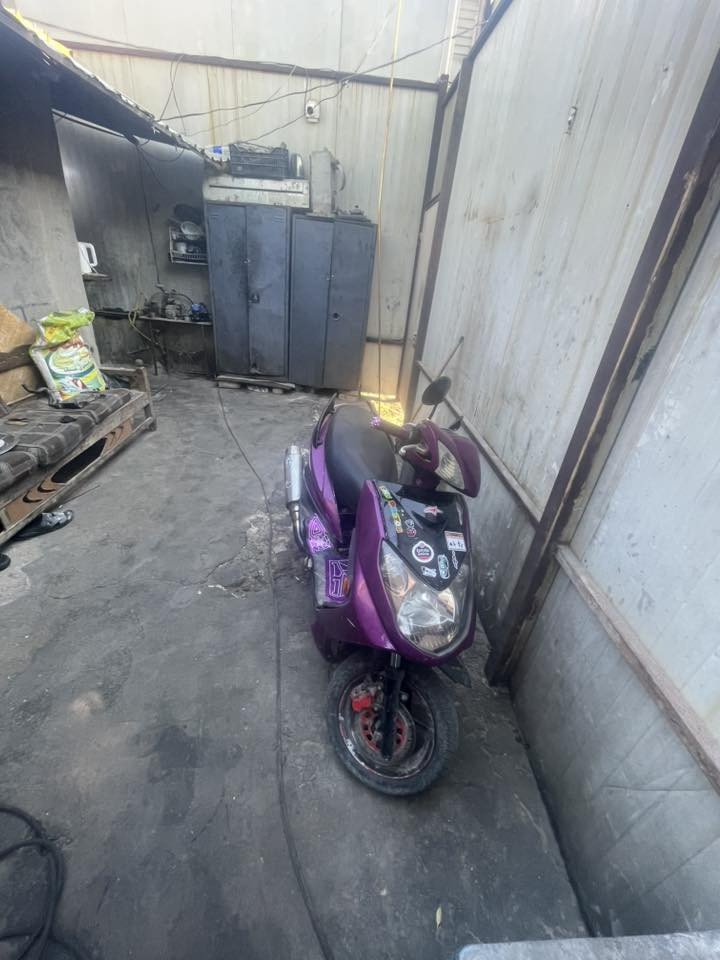 سلام عليكم سكنس فحل نوزل طلاع للبيع مجفتةً بلادي عليها تزويد خارجي وبيها هواي نواعم نكرة سلف بكل وكت تفحص وين ما يعجبك الدراجة عوزها ترتيبات سعر600وبيها مجال تفاصيل اكثر ***********
