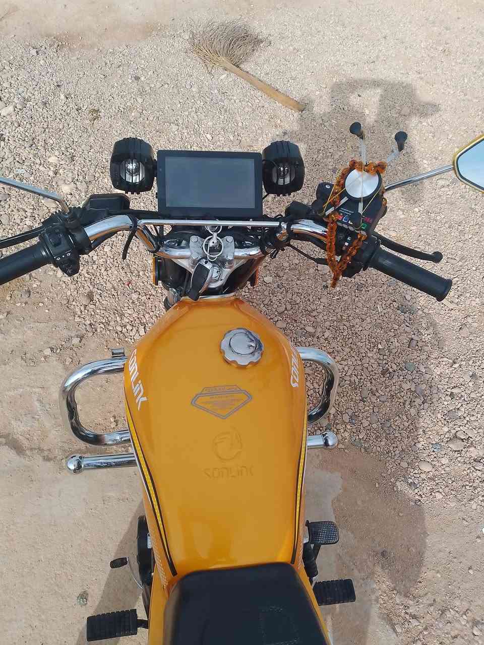 السلا عليكم دراجه للبيع 24 محرك 200 نظافه انظف من الصوره ترهم مراوس او بيع مكان القائم***********
