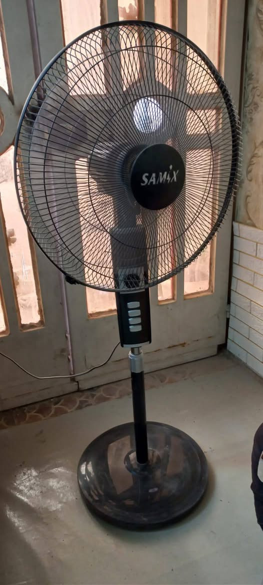 ستولات وسبورات و كراسي وميز بحالة جيده للبيع متوفر عدد 
للاستفسار التواصل عبر الرقم واتساب ***********
