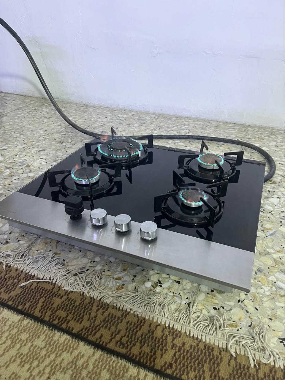 طباخ منضدي ناره تخبل وعلى الفحص سعره 50 وبيه مجال المكان نهايه الشعله منطقه الدهله *********** بغداد, العراق
