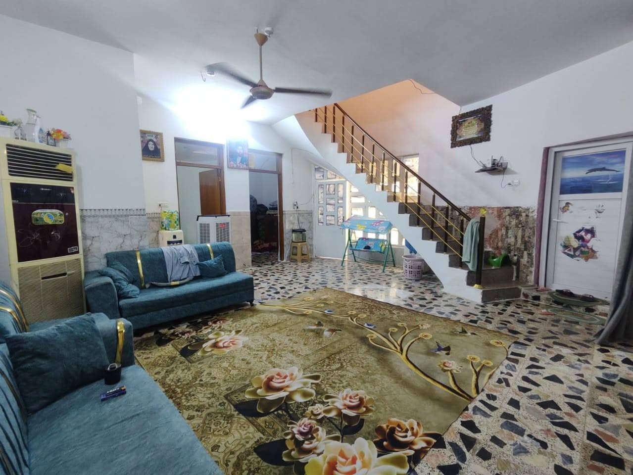 بسم الله الرحمن الرحيم                                                       للبيع بيت مساحة ١٥٠ متر طابقين في شريط ميسان منطقة ٨٤ موقع مميز ملاحظة ( البيت ينباع نقد او على مصرف) تفاصيل بناء صب وطابوق كاشي وسراميك تفاصيل ٤ غرف نوم وصاله ٢ ومطبخ واستقبال وصحيات ( يوجد محل ماء ارو مع بيت) سعر ٢٥٠ مليون مطلوب ٩٠ مليون إلى مصرف وباقي نقد أي استفسار على البيع على مصرف اتصل للاستفسار مكتب العبدلي للعقار موبايل *********** اطلب ونحن بلخدمة للاستفسار
