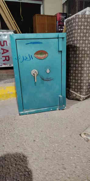 قاصه لبيع حيل نضيفه وزن ثقيل حيل
‏‪***********‬‏
