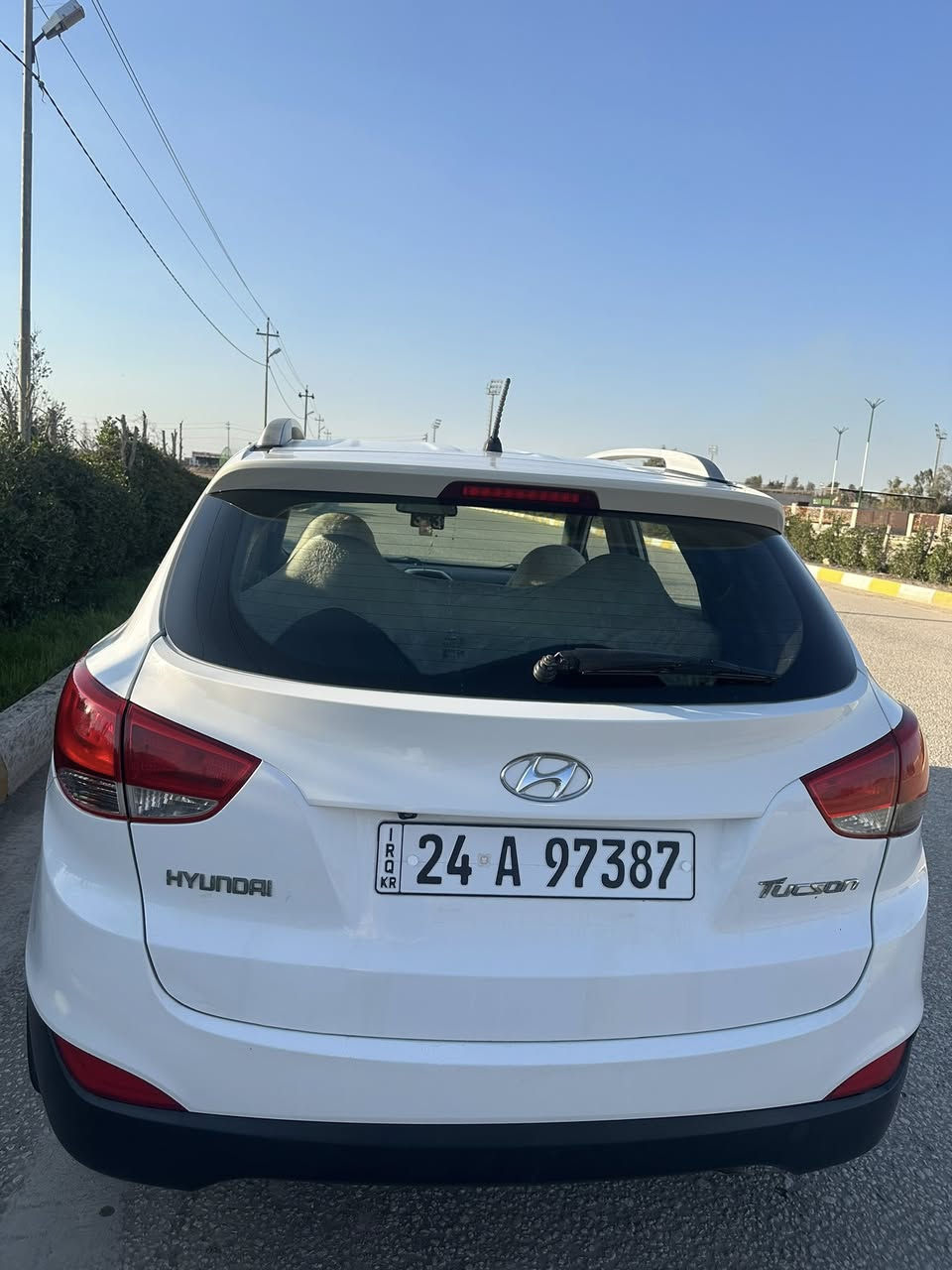 سلام عليكم للبيع هونداي توسان
موديل 2013
وارد خليجي الشركه العامه 
حساس خلفي
كامره خلفيه
اشاره بالمري
محرك دوش 2000
السياره جديده وجاهزه من كلشي تحويل ثاني يوم او وكاله 
رقم دهوك سنويه لغايه 2031
تبريد حداديه تخم تاير كير محرك كله جديد 
السعر 142
لاستفسار اكثر اتصل 
‭0786 338 8222‬
عنوان بابل / ناحيه الطليعه
