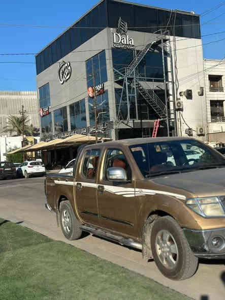 نيسان نافارا 2008 – خليجي بنزين + منظومة غاز (ضمان شركة)
مواصفات خليجي / 
• الموديل: 2008
• الممشى: 297 ألف كم
• المحرك: مُجدَّد تجفيت درجة أولى – نظيف بدون تبخير
• الوقود: بنزين + منظومة غاز مع ضمان الشركة
• الحالة الخارجية: بدون حادث وبدون صبغ
• ملاحظة: صبغ بسيط جداً بلد عاميّة على أثر دعمة خفيفة (موجودة بالصور)
• الإطارات: تايرات أصلية
• السنوية: ساقطة وتحتاج تجديد فقط
• السيارة جاهزة وما تحتاج صرف
السعر: 95 ورقة فقط
المكان: بغداد
 سيارة اقتصادية، استعمال هادئ مناسبة للشغل والطلعات.
مكان السيارة بغداد حي الجامعة 
***********
