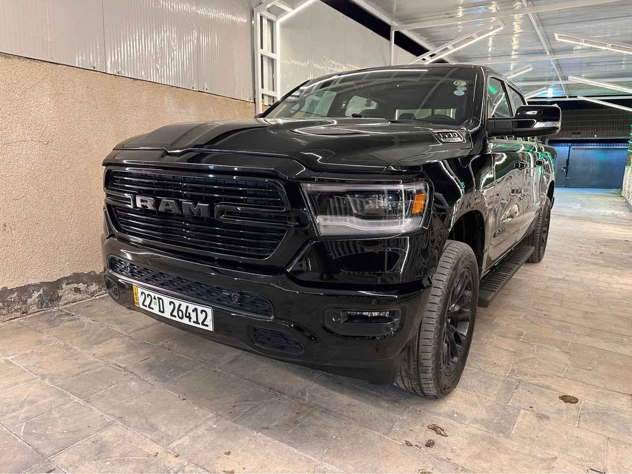 دوج رام 2020 بك هورن فوول
بنوراما 
شاشه تسلا 
كراسي كهرباء 
تحكمات ستيرن 
ويل كب اسود جبير
مكينه 8V 5700
باب طويل بدي قصر المرغوب 
بصمه ابواب 
بصمه صندوك 
غلاف بدي طباكه 
تدفئه ستيرن 
تدفئة كشنات 
سياره كلش جديده بدون ايرباك 
فقط بنيد مصبوغ مكفوله لغد وشاصي كفاله 
ماشيه 54 
السعر 320$ وبيها مجال
مكان السياره بغداد الغزاليه 
السياره رقم اربيل باسمي 
***********
*********** بغداد, العراق
