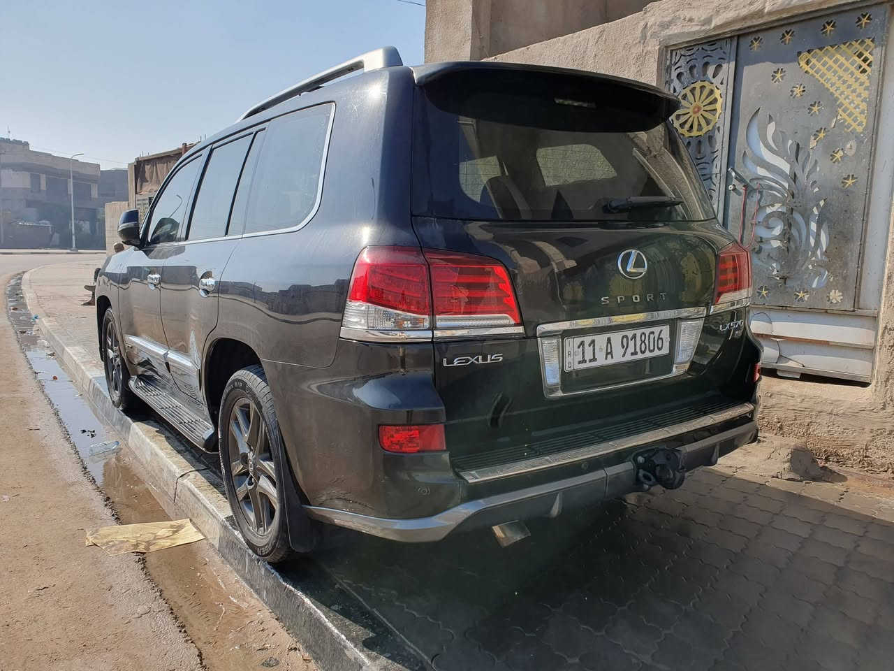 السلام و عليكم للبيع او مراوس لكزس موديل 2012 مكفوله من الضربه و لصبغ رقم بغداد انكليزي السياره فول مواصفات سبورت معروفه مواصفات الكزس  جاهزه من كلشي برغي مناقصها جديده كلش
السعر 375$
موبايل *********** مكاني بصره الزببر
