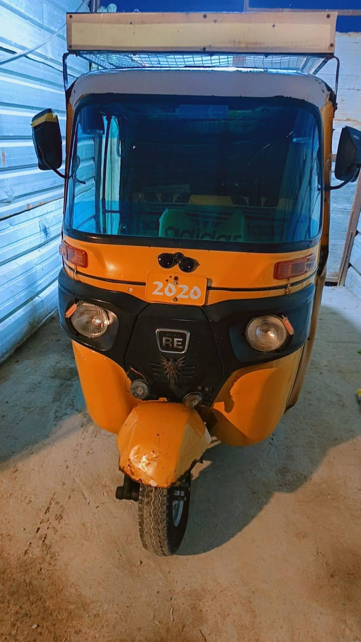 السلام عليكم 
تكتك باجاج 2020 للبيع
العنوان: البصرة - القبلة - قرب مستوصف السوق الكبير 
***********
4ونص بيها مجال
