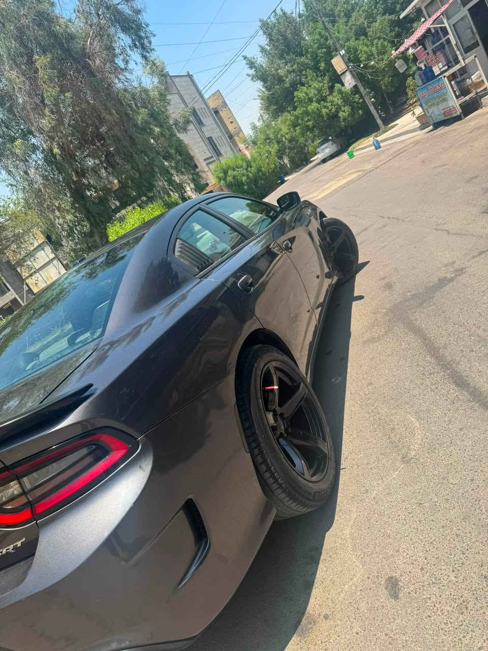 دودج جارجر للبيع
موديل 2015
مواصفات SXT 
6 سلندر 3600
السياره صبغ حزام
و بيها كص تكمه
دعاميات SRT
زرع عدسات متغيرة الالوان و لايت زينون
ويل نجمه حجم 20 خسفه قوية
رقم السياره بغداد
سعر 137 و بيها مجال
عنوان بغداد وزيرية
للتواصل على الرقم ***********
