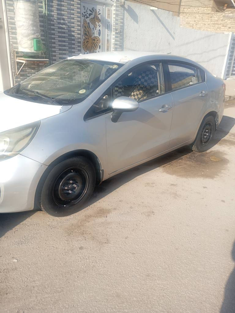 سلام عليكم سيارة كية ريو اللبيع 
موديل 2013 خليج 
محرك 1600 قطرتين 
سيارة جاهزه محرك وكير وحداديه وتبريد شغل 
السعر 77 مطلوب غرامات 4 ورقات 
ينكطعن من ظمن الحساب 
رقم *********** 
مكاني النجف حي الوفاء النجف, العراق
