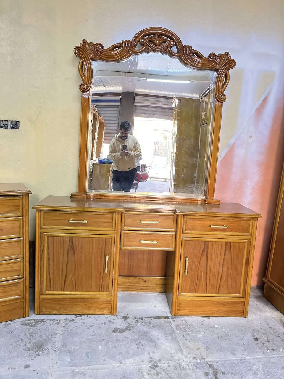 سلام عليكم غرفه صاج داخل وخارج صاج الوجه 5 ملم والداخل 4 ملم الأبواب سلايت شغل درجه اولئ حطاطه نضافه فوول استخدام قليل اي استفسسار واتساب ***********
