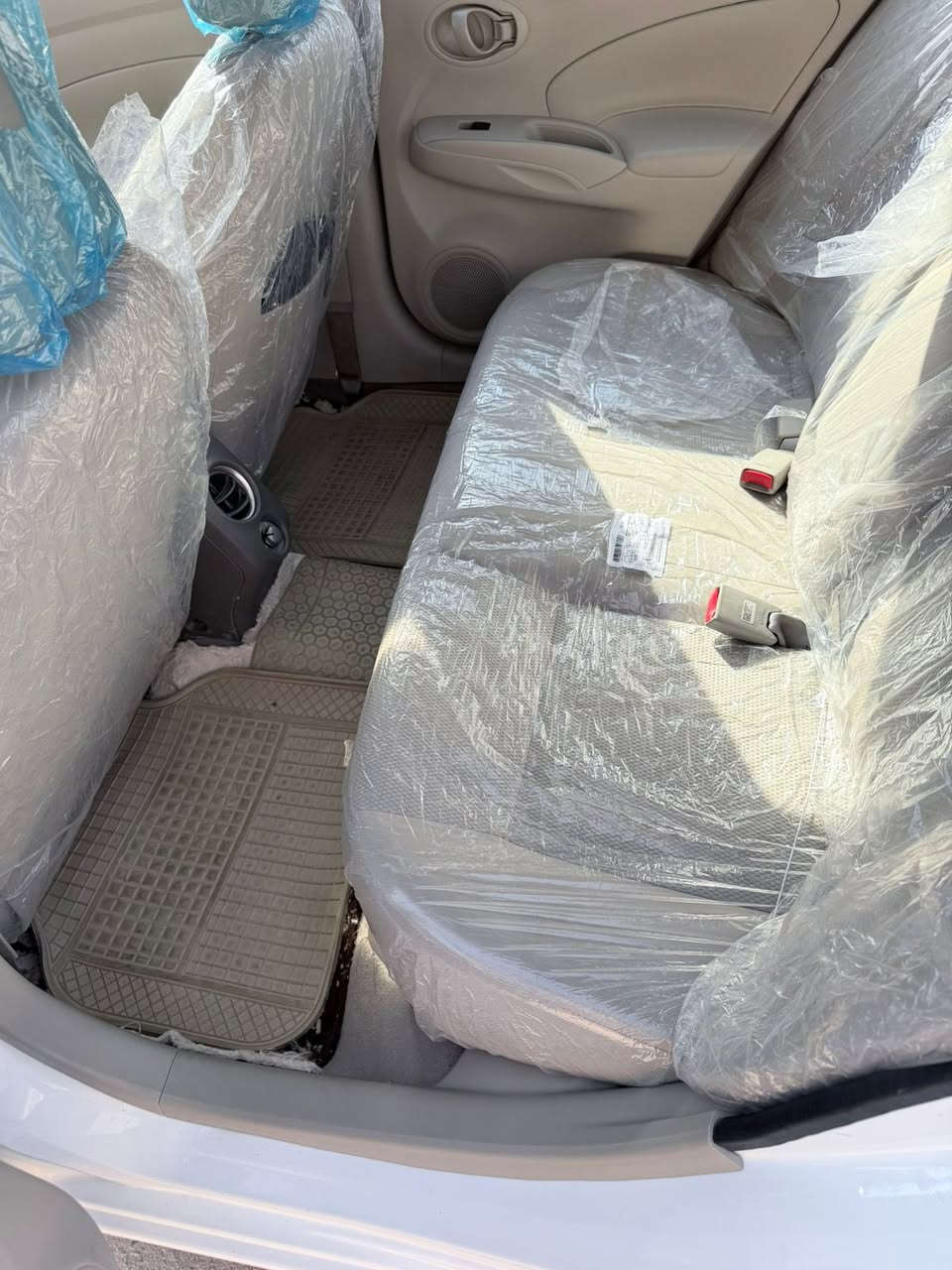 السلام عليكم 
للبيع فقط
نيسان سني جديده جداً
مصري 
موديل 2025
رقم اربيل 
تحويل مباشر 
سياره جاهزه 
مكفوله بيها pdr بسيط جداً
تحكم ستيرن 
تبريد قطعتين 
شاشه 
كامره 
ماشيه ٣٩الف
للاستفسار اتصل
***********
السعر 129 وبي مجال
