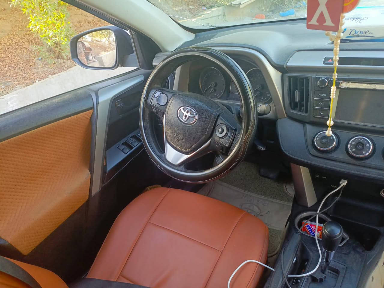 السلام عليكم تويوتا راف فور موديل 2018 فول عدا الفتحه تحكم ستيرا اربع جهات كشنات جلد تبريد ثلج قطعتين شاشا كبيرة كامرة خلفيه سلايت طكتين محرك 4 سلندر 2500 تخم تاير ويل كب لد امامي خلفي السيارة بيهه طخطخات بالصفاح شويه الداخل بيهه مكانات صبغ كفاله من كلبه وكص شواصي كفاله رقم انكليزي للبيع او مراوس السعر 147 مكاني بغداد وهذا رقمي للاستفسار *********** ابو العز
