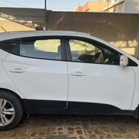 توسان فول • ٢٠١١ • فتحة سقف