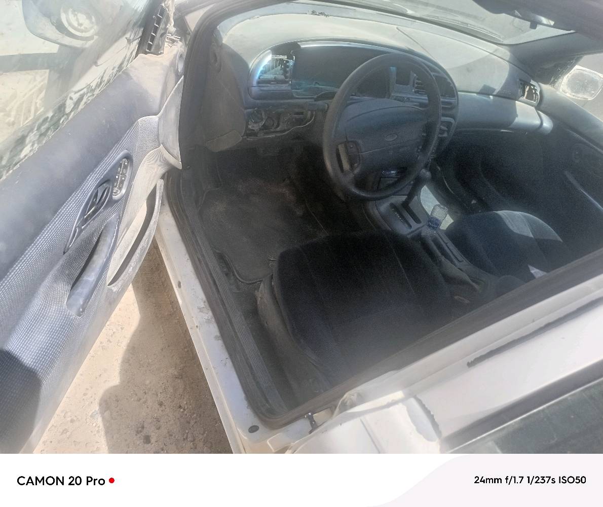 سلام عليكم 
فورد موديل 95 
سعره 30وبيه مجال تبريد مكينه ممتاز كير تمام