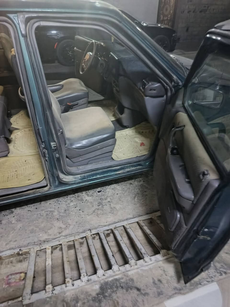 سلام عليكم كلايزر البيع موديل 1995 محرك كامري ابو الجف مصبوقه عام كهربائه كله شغاله تايرات جدد دفتر بانزين رقم كركوك بسمي  السعر 45 وبيه مجال ***********
