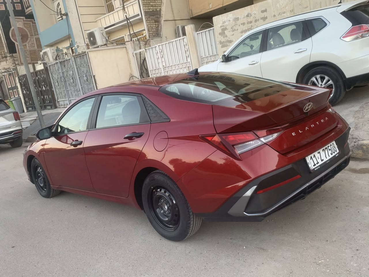 سلام عليكم النترا 2024
محرك 2000 دوش 
ماشيه (11mi)الف  سياره جديده بعدها زيرو ع وضع الوكاله 

وارد امريكي حادثها البنيد مبدل وتبدل اصلي نفس اللون وشويه بارد كد شبر بجاملغ فقط الباقي كفاله عامه 
مواصفات السياره نص فول كامره خلفيه وشاشه جبيره ورادار امامي 
ورادارات جانبيه 
شاشه اعطال وابل كار بلي 
السياره جديده ع وضع الشركه وبلعافيه ع الياخذها  سعرها (158)$ وبيها حك جيتك 
مكانها بغداد البلديات 
هـ /***********
