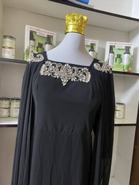 فساتين • جدد • توصيل