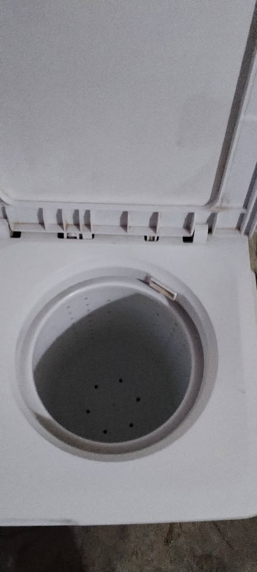 غساله نظيفه حيل شرط شغل سعرها ٦٥ الف المراسله عله خاص او تصال عل رقم ***********
