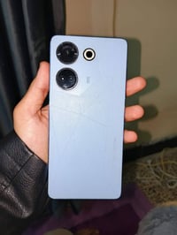 آيباد ٧ ٣٢ • كامون ٢٠ برو ٢٥٦/١٦ • سوبر امولد ١٢٠هرتز