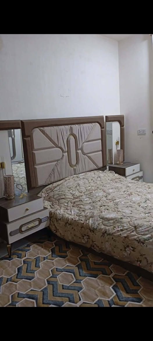 غرفه اخشاب تركيه استعمال شي قليل مع بردات مكاني حصوه حي علام السعره ٨٥٠وبيه مجال رقم ***********
