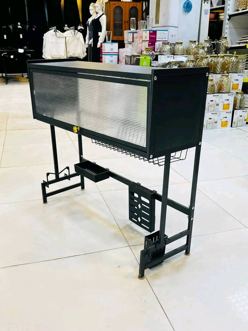 الف رحمه على روح امه وابو الي يعلقلي هذا باب رزقي الوحيد 
ترتيب الصحون والأواني بطريقة عملية فوق الحوض.
 مصنوع من فولاذ كربوني عالي الجودة مع طلاء مقاوم للصدأ.
  طبقات واسعة: تسع حتى كثير من الصحون،  والكثير من الوعائات، أكواب، أدوات مطبخ وأكثر
 مزود بحامل إسفنج، حامل لوح تقطيع، وحامل أدوات و علاقات جانبية.
للحجز والاستفسار مراسلة الصفحه تتوفر خدمة توصيل لجميع المحافظات بغداد, العراق


**إذا كنت صاحب هذا الإعلان وتريد حذفه لأي سبب، رجاءا أرسل رسالة إلى الدعم الفني**